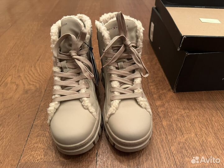 Ботинки Tommy Hilfiger (бежевые) 40