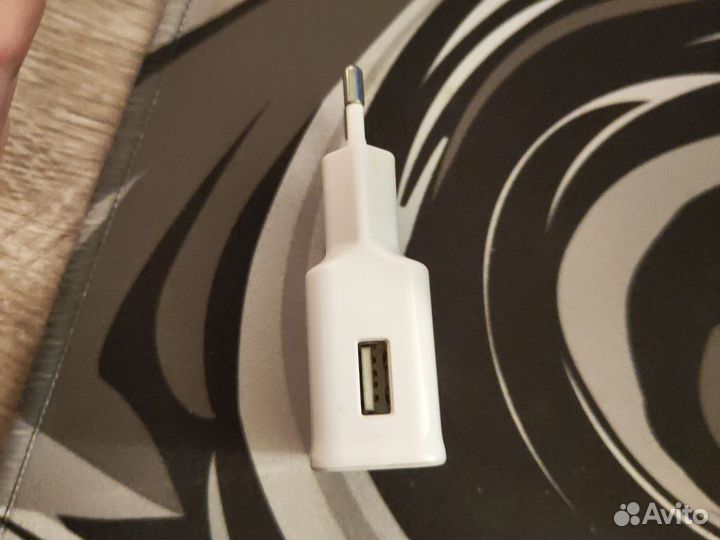 Адаптер питания Samsung EP-TA20EWE