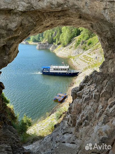 Экскурсии на катере по Красноярскому морю