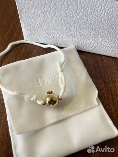 Подвеска Dior. Комплимент от марки