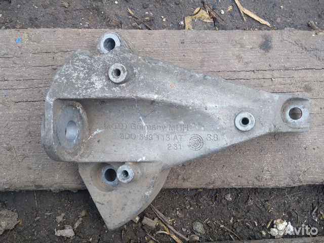 Кронштейн АКПП левый Volkswagen Passat B5