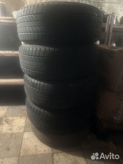 Goodyear Wrangler HP All Weather 265/65 R17 112H