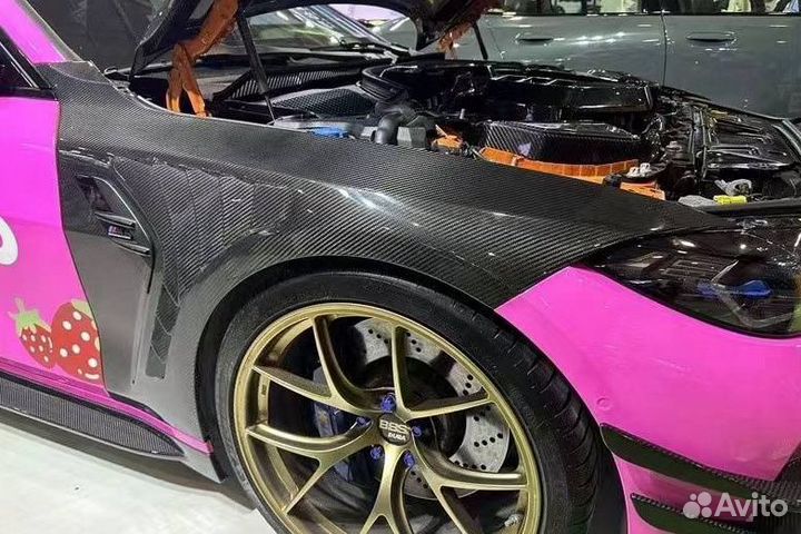 Карбоновые крылья BMW M4 G82