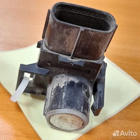 Датчик парктроника передний Toyota Camry 50