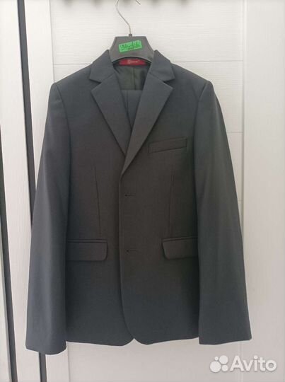 Новый школьные костюм на мальчика 146 рост