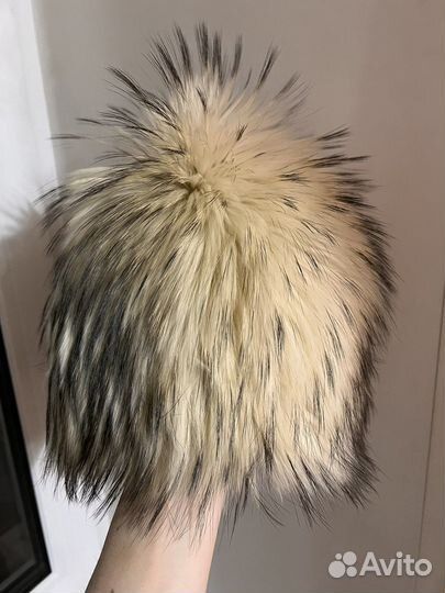 Шапка из меха енота