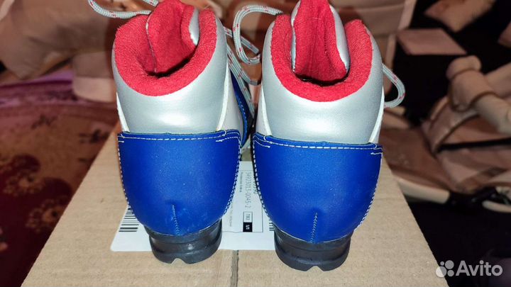 Лыжные ботинки р. 32 и 33