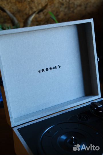 Виниловый проигрыватель crosley