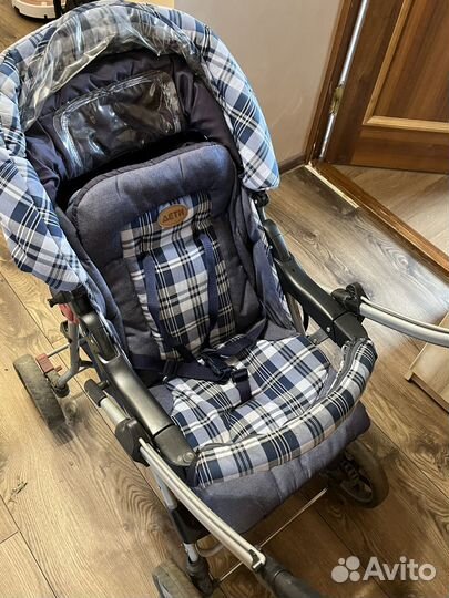 Прогулочная коляска