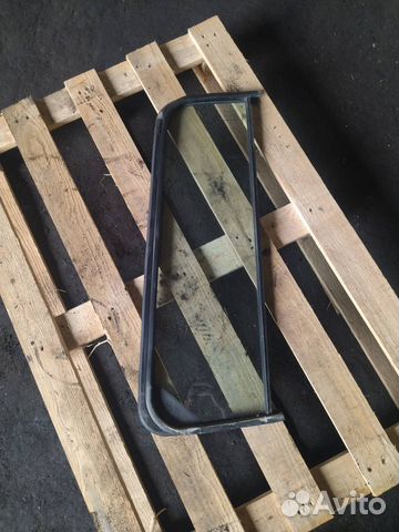 Стекло двери передней правой DAF XF 105 2010