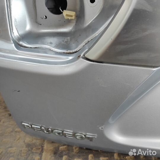 Крышка багажника Peugeot 4007 Citroen C-Crosser