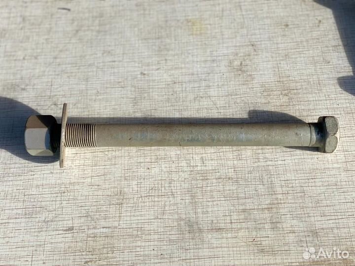 Болты на полуприцепы сталь 10.9