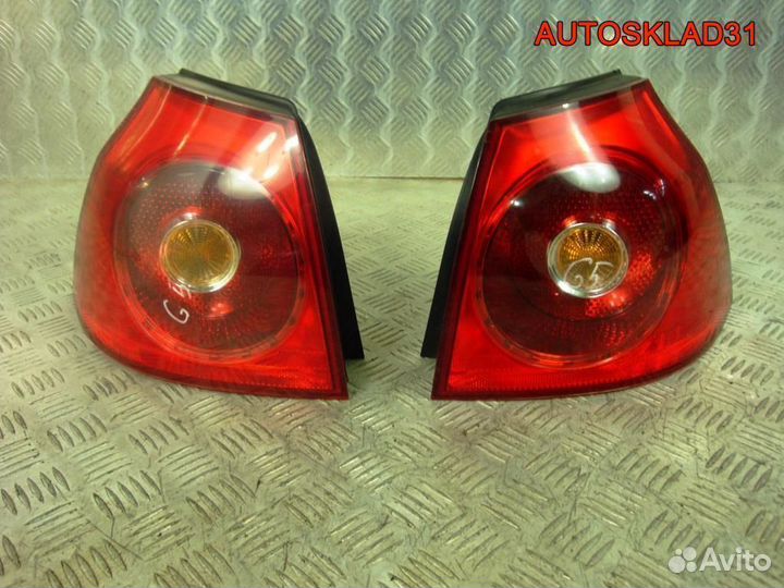 Фонарь задний наружный VW Golf 5 1K6945095G