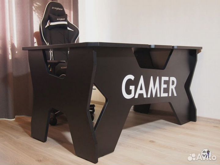 Игровой компьютерный стол Generic Comfort Gamer2