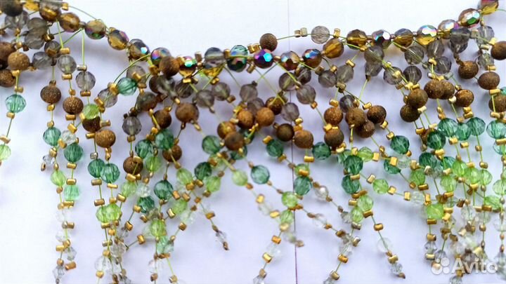 Бусы колье ожерелье из кристаллов и бусин