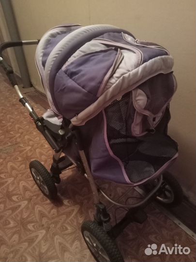 Прогулочная коляска с надувными колесами