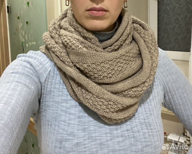 Вязаный шарф снуд серо-бежевый