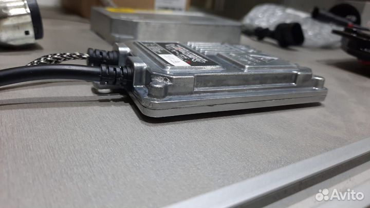 Блок розжига ксенона slim Can Bus (с обманкой)