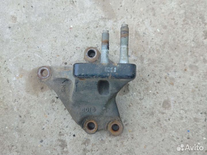 Кронштейн подушки Hyundai i30 G4FA