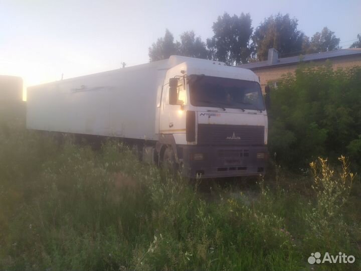 МАЗ 5440А5-370-031 с полуприцепом, 2012