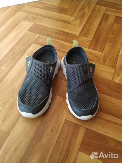 Кроссовки летние