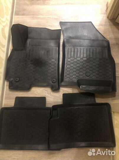 Автомобильные коврики резиновые