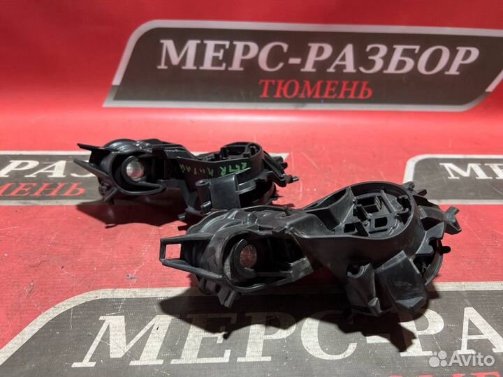 Мерседес 251 моторчик зеркала правого с кронштейно