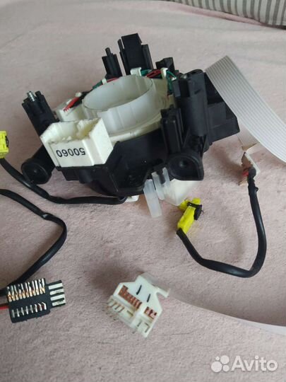 Продам подрулевой шлейф для Nissan Tiida