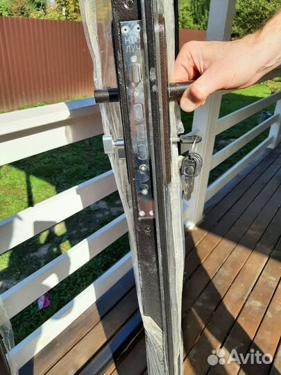 Дверь входная металлическая