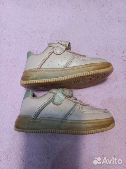 Кроссовки для девочки