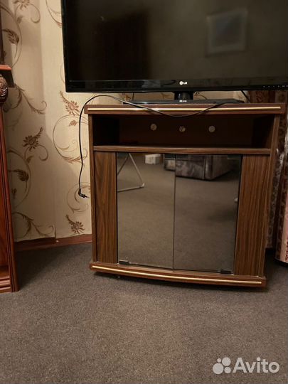 Тумба под телевизор