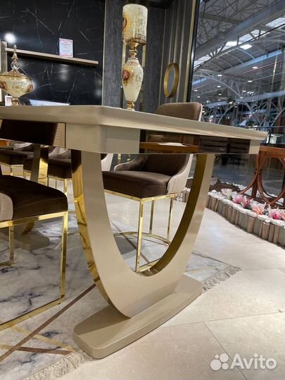 Стол и 8 стульев