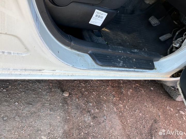 Порог кузова правый Toyota Probox NCP50 2NZ-FE