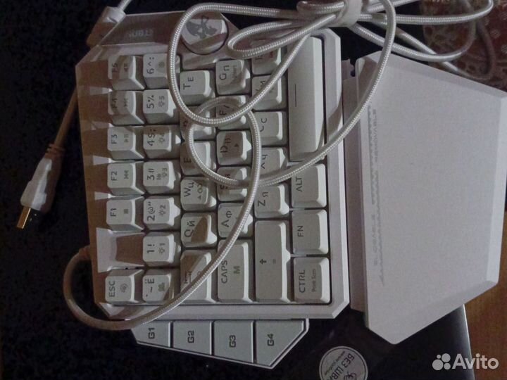 Механическая игровая клавиатура panteon T7 CSбелая