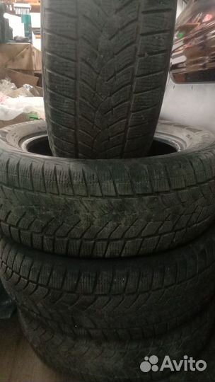 Goodyear UltraGrip Ice 225/60 R17 103T