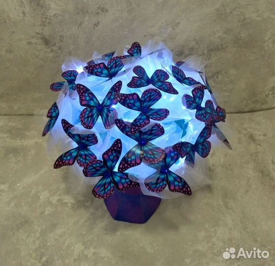 Светящийся букет из бабочек