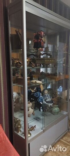 Шкаф-витрина