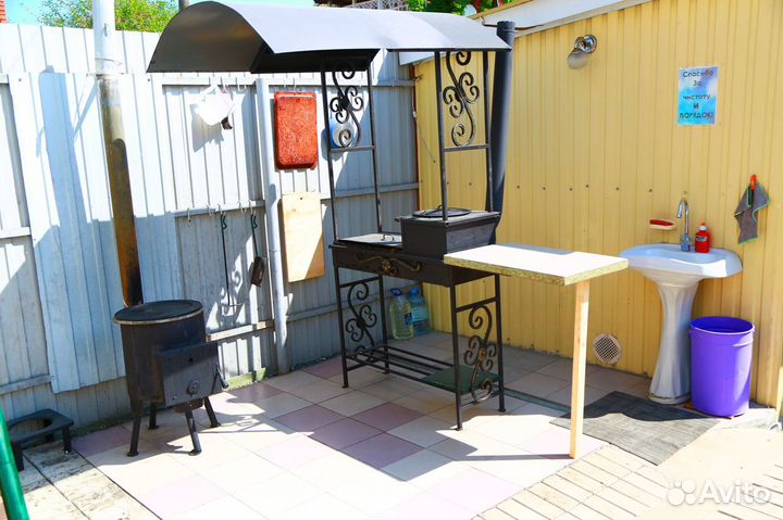 Аренда беседки с игровой площадкой и коттеджа