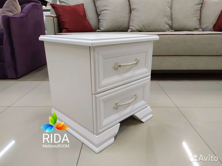 Тумба прикроватная, белая. Спальный гарнитур