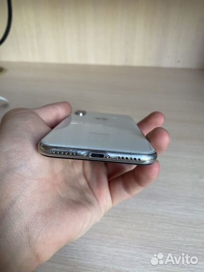 iPhone X, 64 ГБ