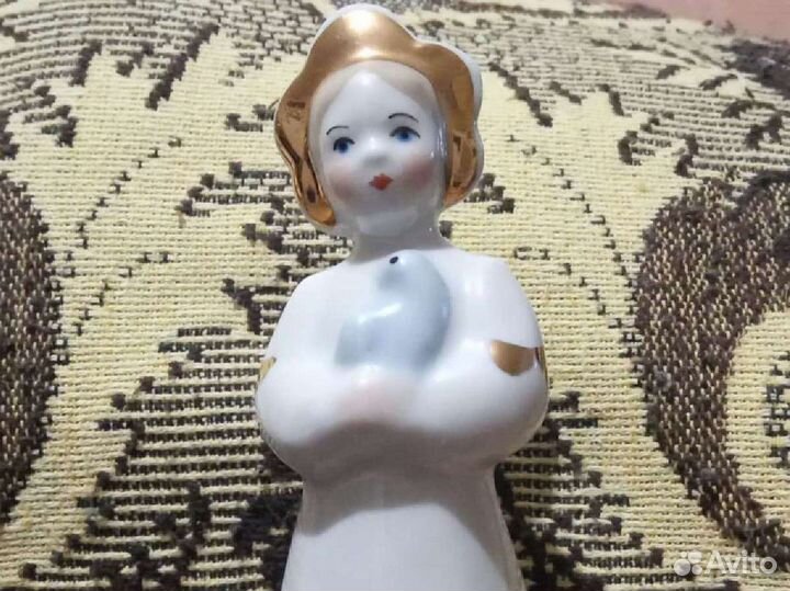 Статуэтка Катюша фестивальная