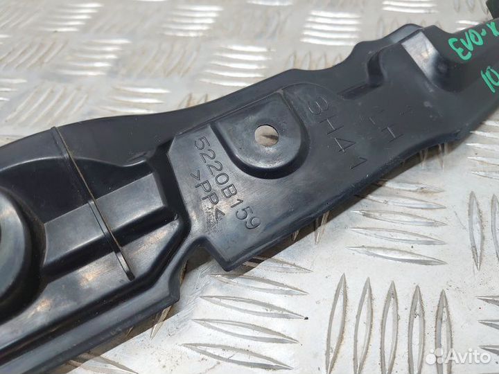 Пыльник крыла Mitsubishi Lancer