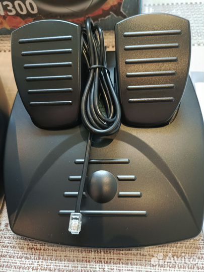 Игровой руль с педалями Sven GC-W300