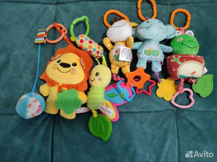 Подвесные игрушки на кроватку и коляску