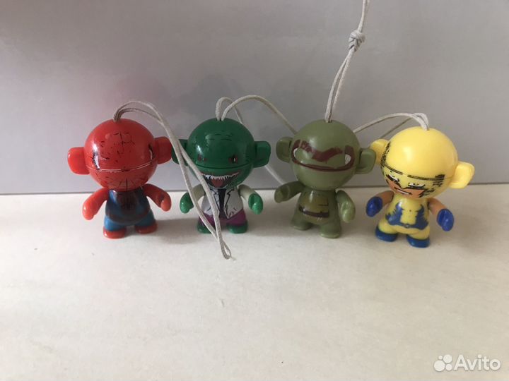 Разные игрушки из киндера