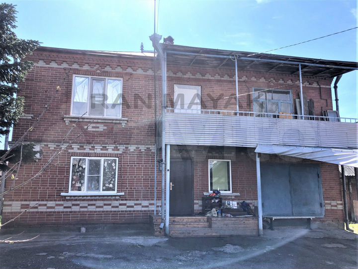 Дом 198,3 м² на участке 17,7 сот.