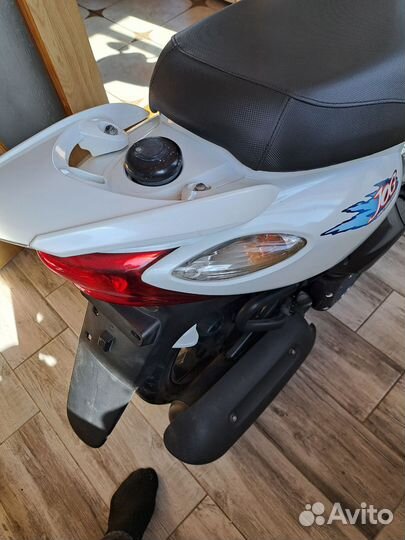 В продаже скутер