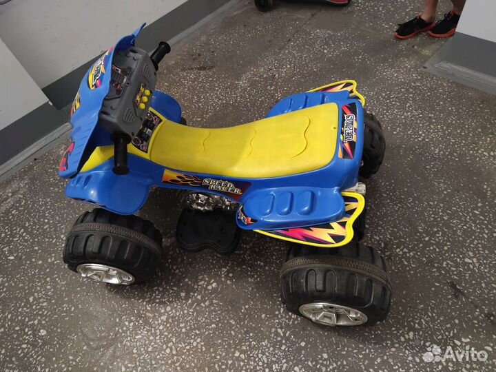 Детский квадроцикл на аккумуляторе