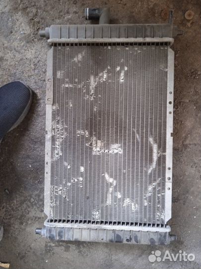 Радиатор охлаждения двигателя Kia Sportage
