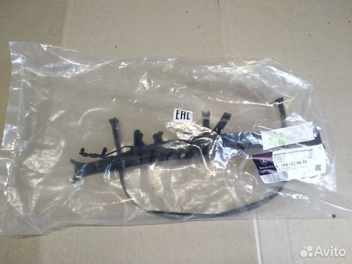 Mersedes GL GLS W166 Держатель тормозных шлангов